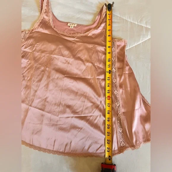 POL Pink lace Embellished Sleeveless Tank Top NWOT has small deodorant markings - Picture 7 of 7